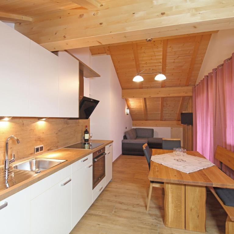 Rodererhof - Two-Bedroom Apartment - 4