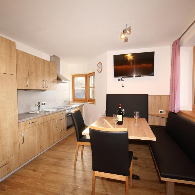 Rodererhof - Two-Bedroom Apartment - 3