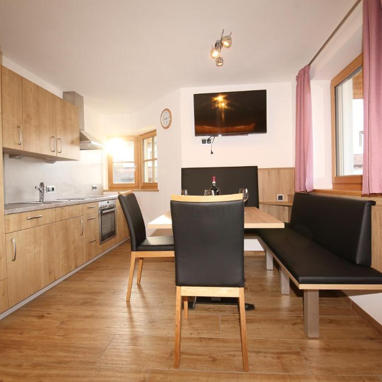 Rodererhof - Two-Bedroom Apartment - 1