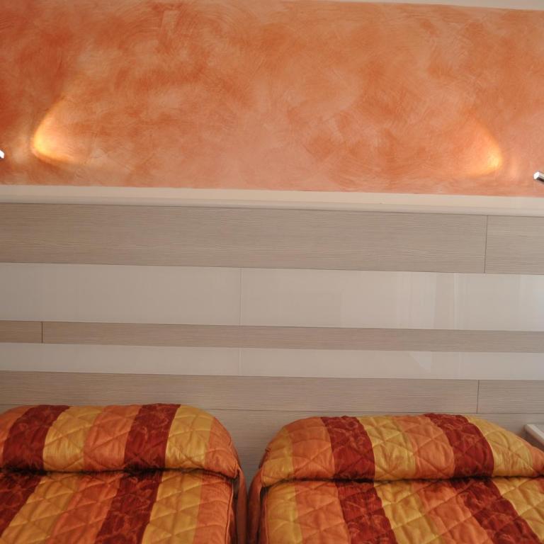 Hotel Righetto Fronte Mare - Camera Matrimoniale/Doppia con Letti Singoli con Balcone - 2