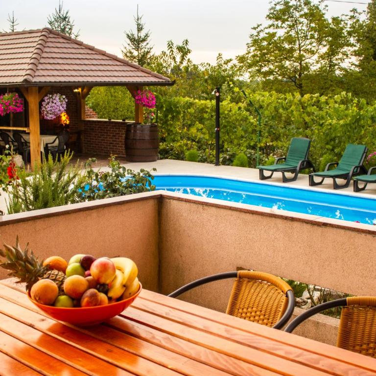 Villa Katarina with pool - Vila sa Sopstvenim Bazenom - 8