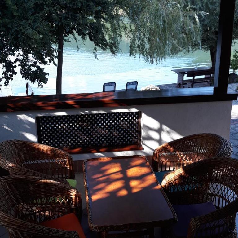 Hideaway - Vacation Home - 38