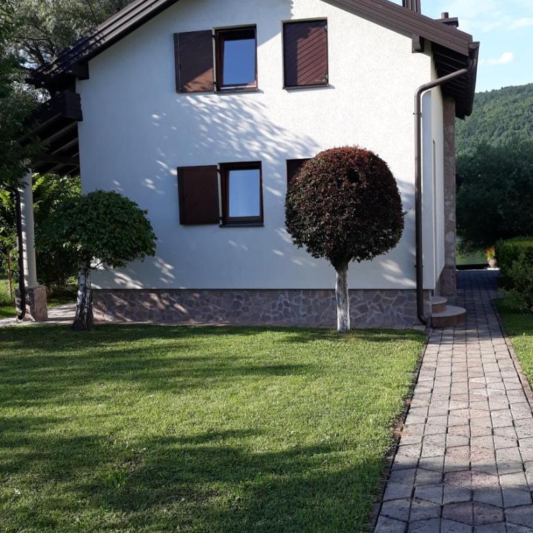 Hideaway - Vacation Home - 8