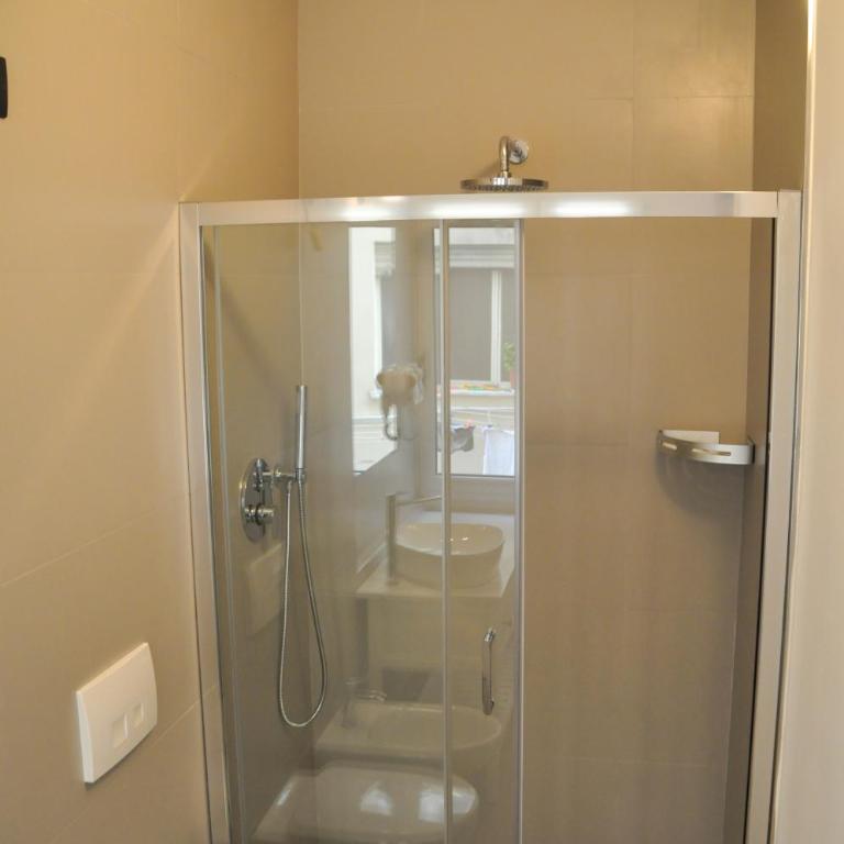 EVA LUXURY ROOMS CAGLIARI - Camera Matrimoniale con Bagno Privato - 7