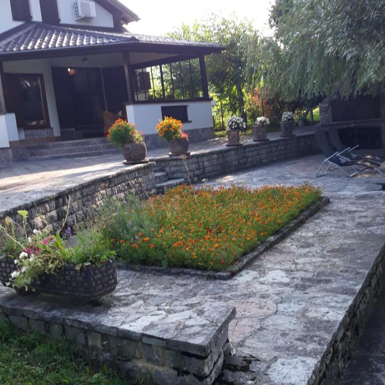 Hideaway - Vacation Home - 15