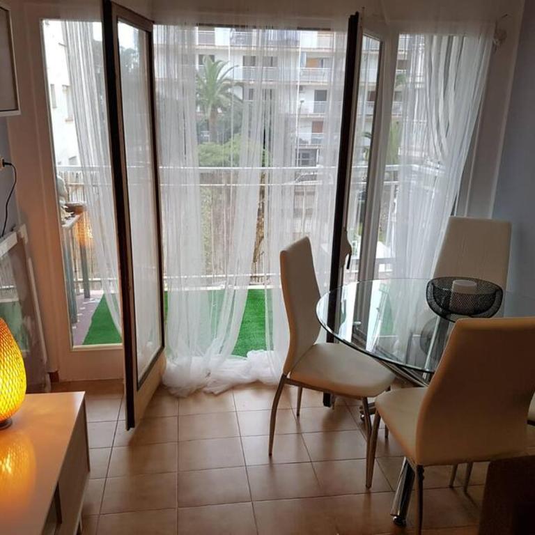 Apartamento excepcional,piscina y 100m de la playa, parking gratis!! - Apartamento de 3 dormitorios - 1