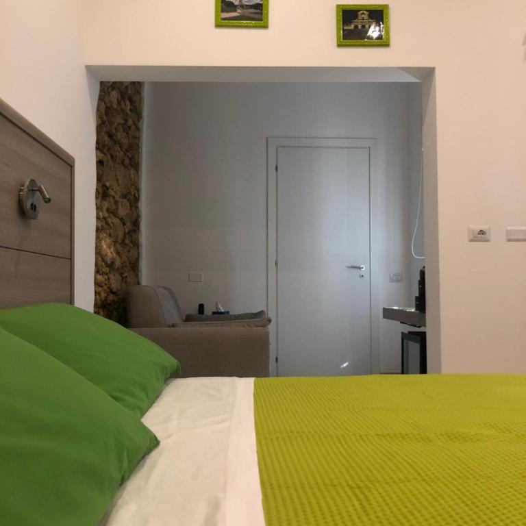 Bardilio Luxury Rooms - Triple Room with Private Bathroom - 14