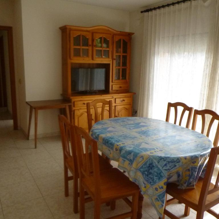Leo - Two-Bedroom Apartment - 23