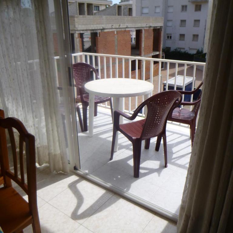Leo - Two-Bedroom Apartment - 25