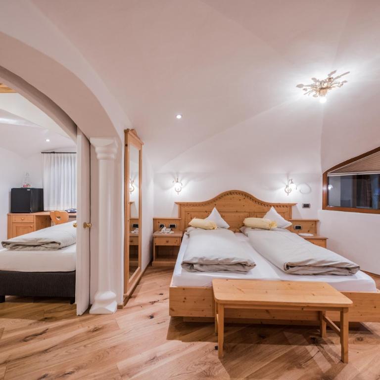Alpenwellnesshotel St. Veit - Familienzimmer (2 Erwachsene + 2 Kinder) - 3