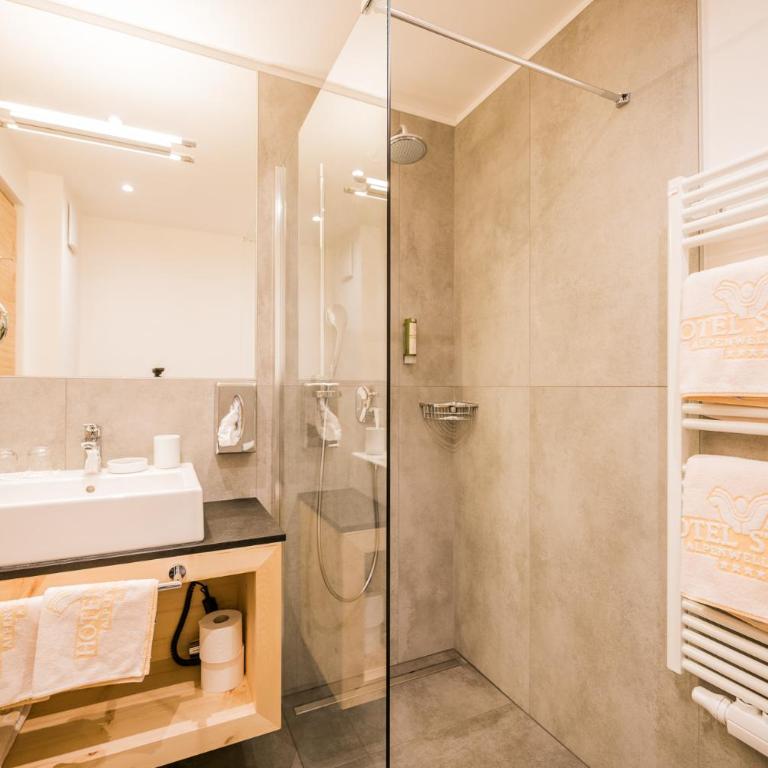 Alpenwellnesshotel St. Veit - Familienzimmer (2 Erwachsene + 2 Kinder) - 1
