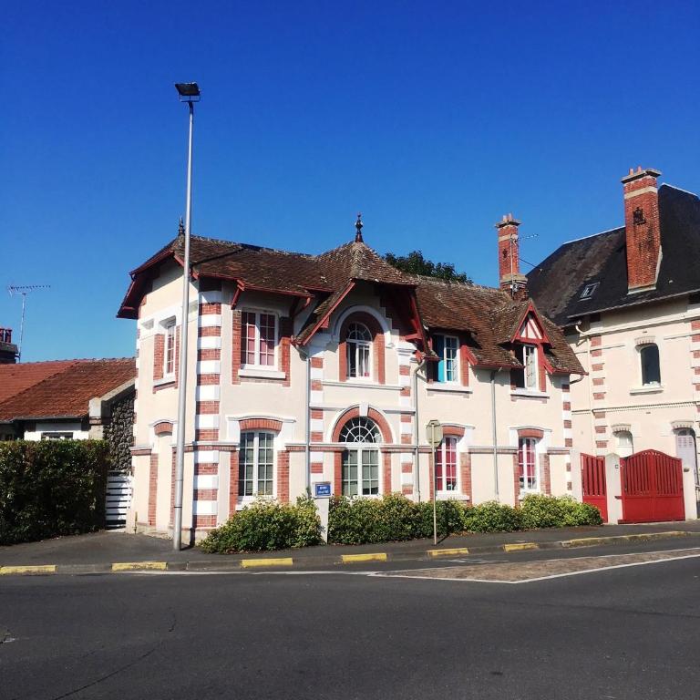 kerwatt - Grande et belle maison de ville avec jardin, proche centre et mer - Casa con 5 Camere da Letto - 1