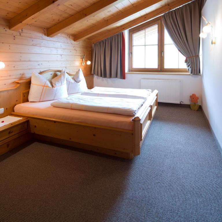 Gästehaus Brantlhof Zimmer und Ferienwohnungen in Going am Wilden Kaiser - Apartment mit 2 Schlafzimmern und Bergblick - 5
