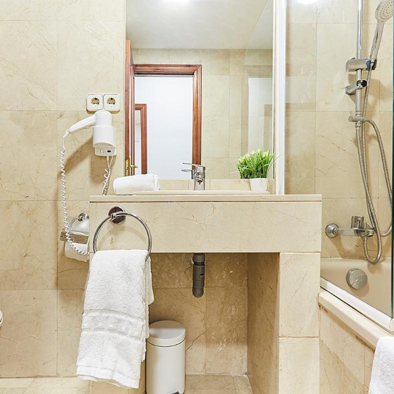 LEEWAYS APARTMENT III in GRAN VÍA - Apartment - 12