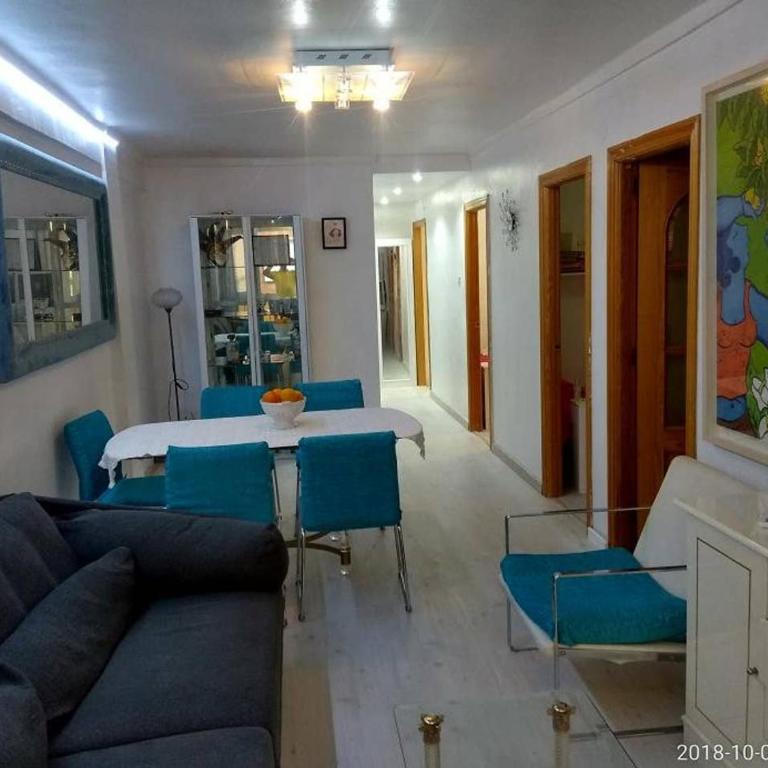 Un lugar agradable en Málaga - Three-Bedroom Apartment - 8