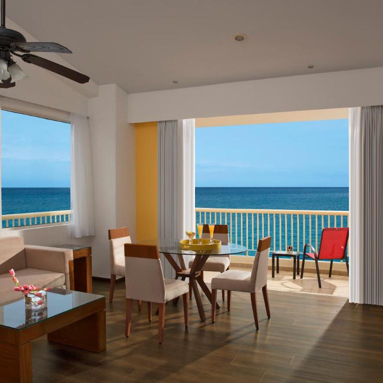 Krystal Grand Nuevo Vallarta - Suite Junior frente al océano - 1 cama extragrande - 2