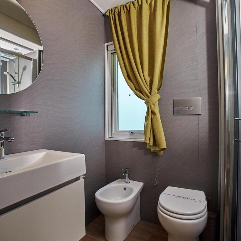 Mediterraneo Camping Village - Chalet Executive con 2 Camere da Letto - 1