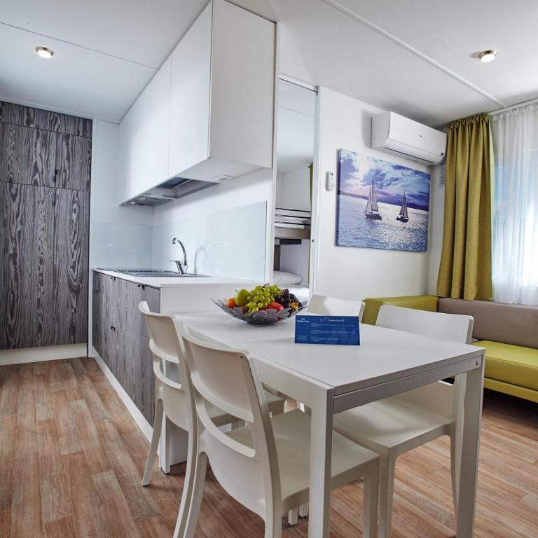 Mediterraneo Camping Village - Chalet Executive con 2 Camere da Letto - 4