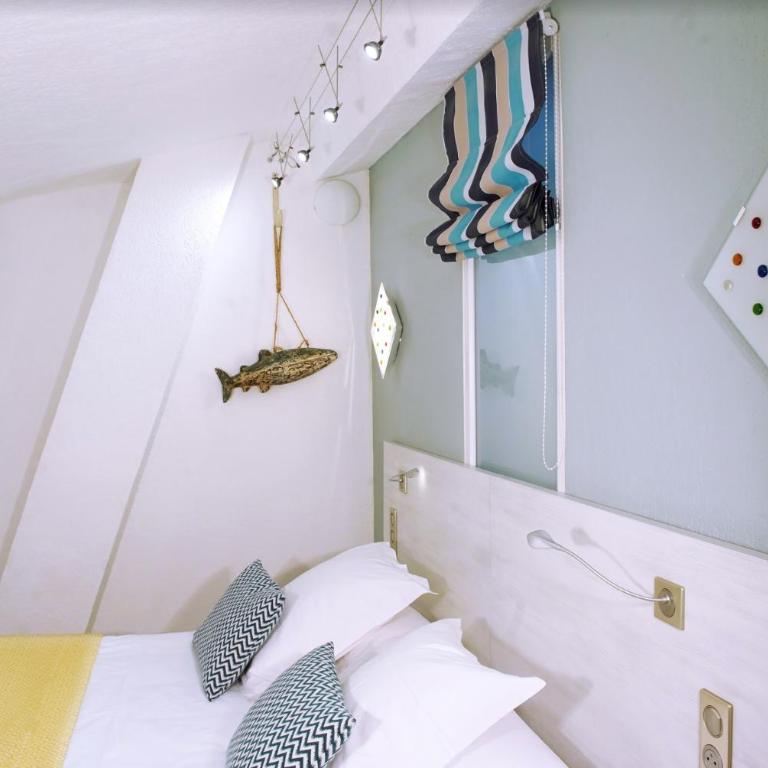 Le Mas des Citronniers - Chambre Familiale avec Baignoire - 1