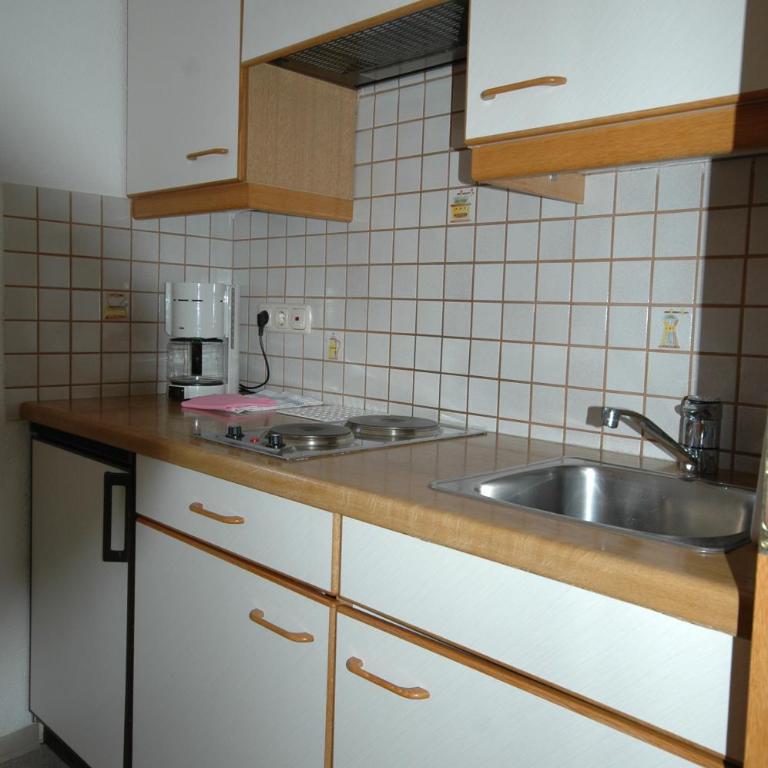 Appartements Monuth - Two-Bedroom Apartment with Balcony - 7