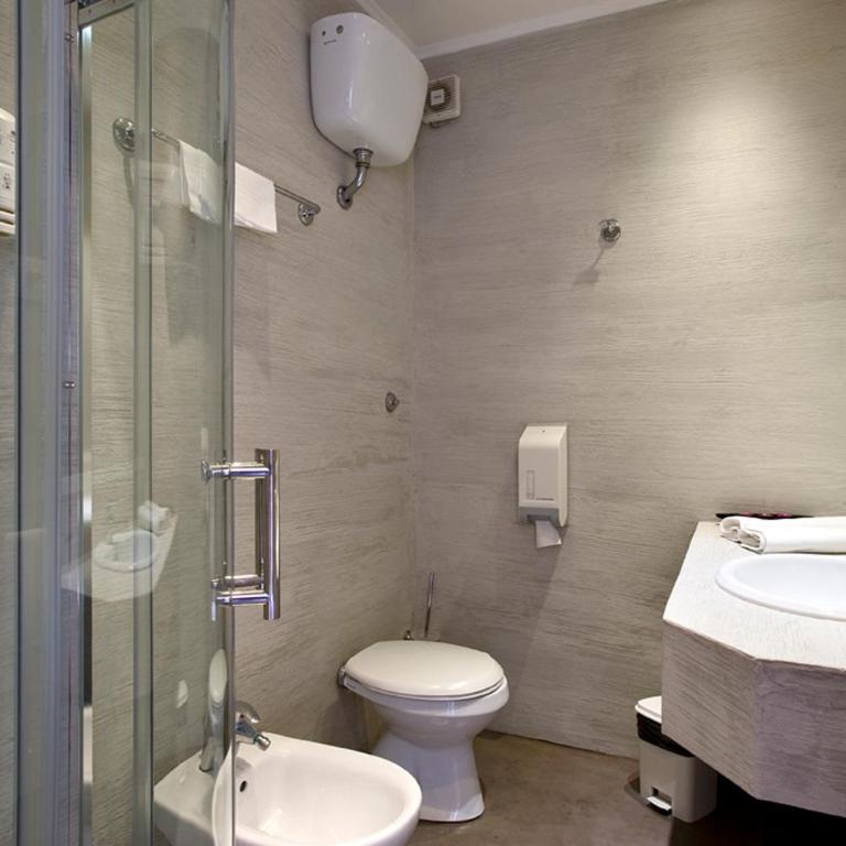 Hotel Bellavista - Camera Matrimoniale o Doppia con Letti Singoli con Letto Supplementare (3 Adulti) - 2