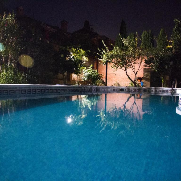 Fantástico chalet con piscina en Avenida del Brillante - Casa de 5 dormitorios - 7