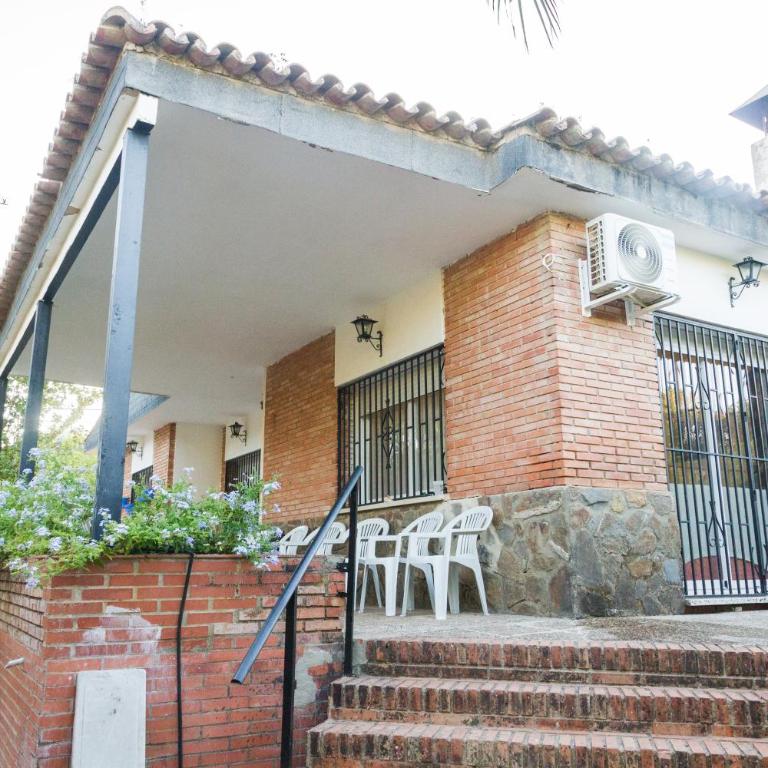 Fantástico chalet con piscina en Avenida del Brillante - Casa de 5 dormitorios - 8