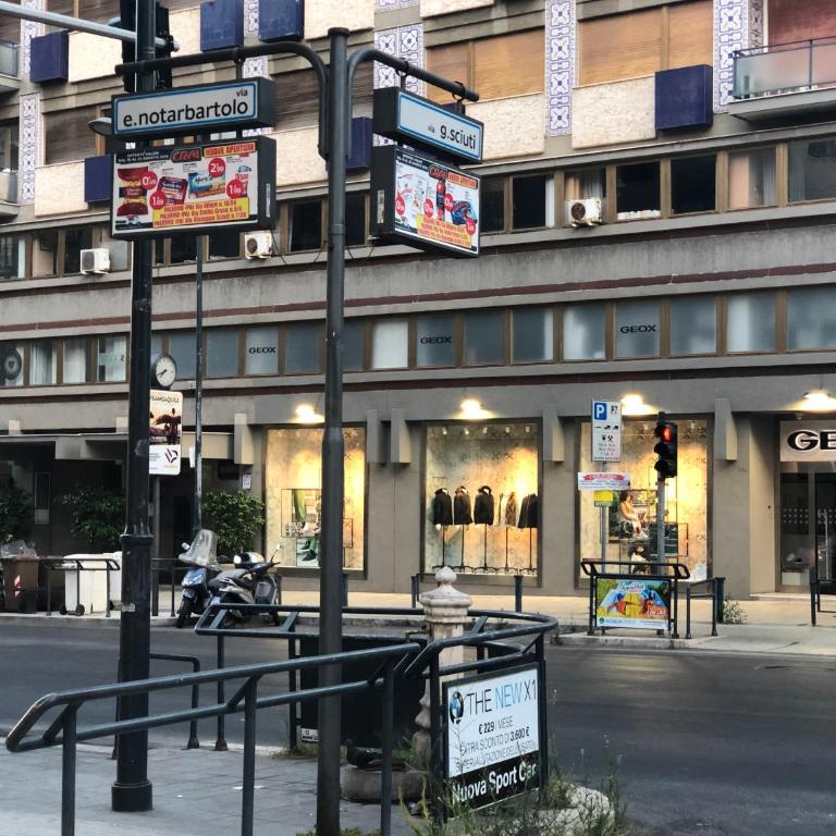 Residenze Chamur Modern & Comfortable Apartments in Palermo - Double Room with Balcony - 20