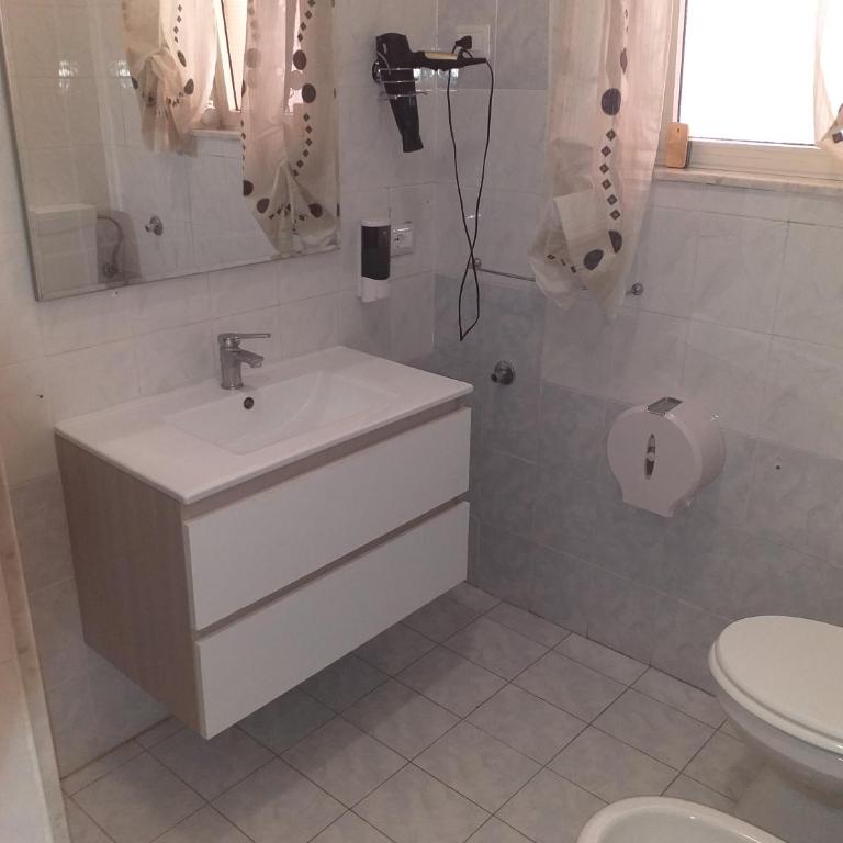 BED&FLY NEAR AIRPORT CATANIA FONTANAROSSA BAGNO PRIVATO In CAMERA - Double Room with Private Bathroom - 42