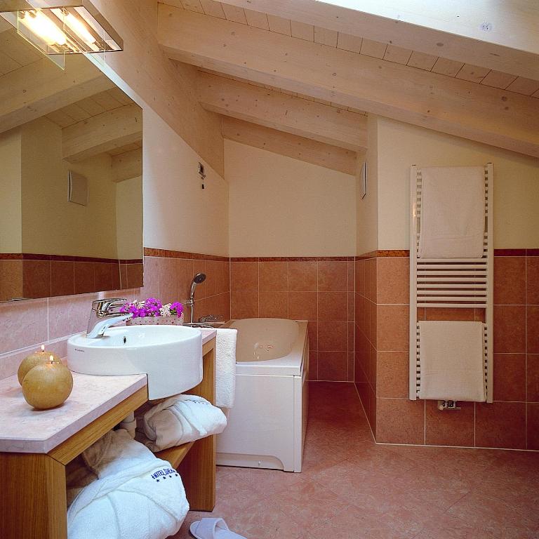 Hotel Ideal - Camera Matrimoniale Superior - 2