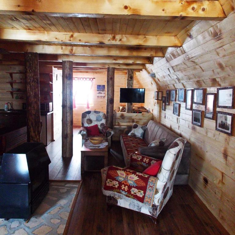 Family Farm Apartments - Apartment - Split Level - 24