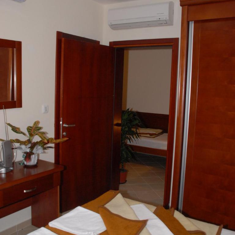 Apartments Krapina - Standardni Trokrevetni Studio - 4