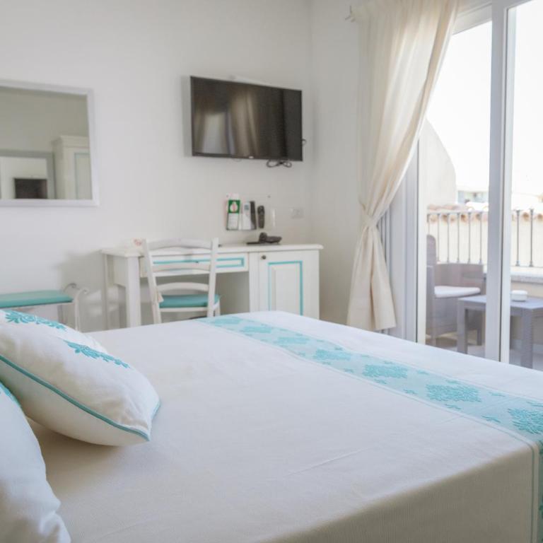 Hotel Regina Simius - Camera Superior Matrimoniale/Doppia con Letti Singoli - 2