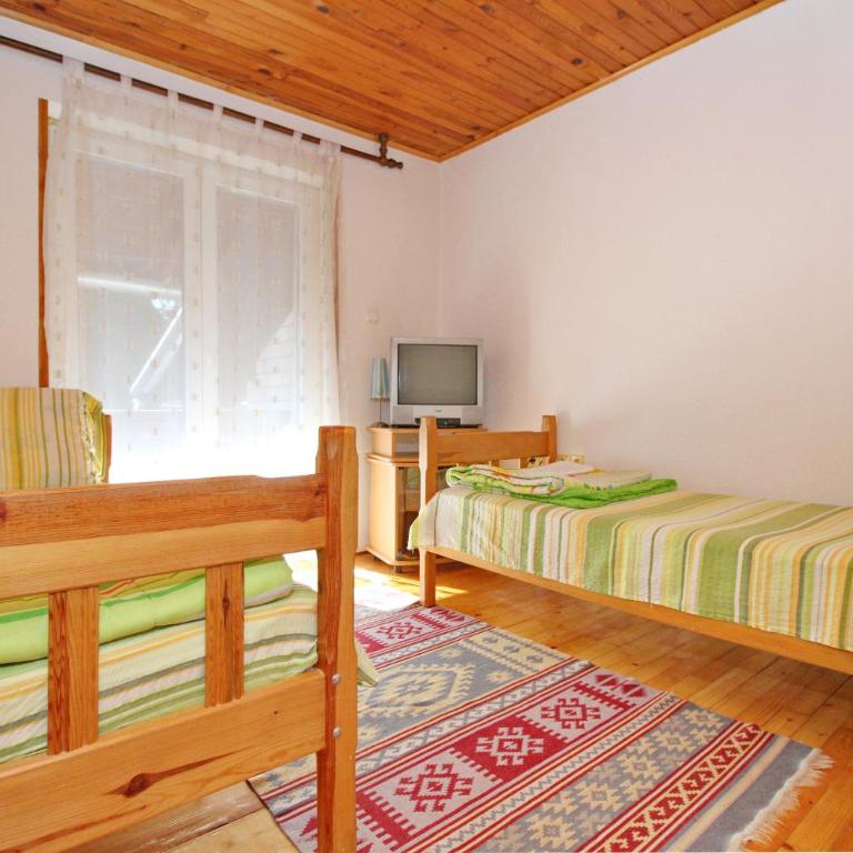 Vila As - Apartment with Balcony - 14