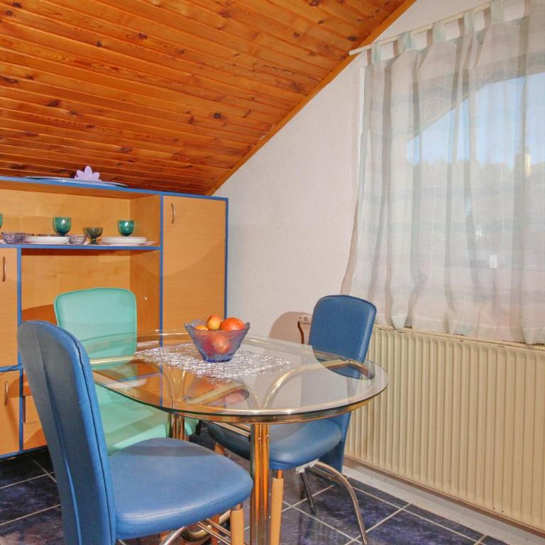 Vila As - Apartment with Balcony - 6