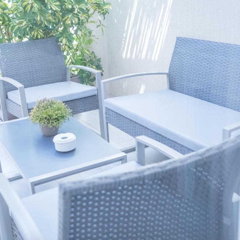 Hotel Regina Simius - Camera Familiare con Terrazza - 3