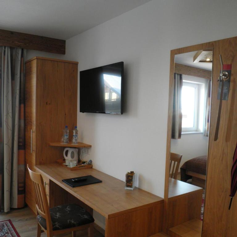 Pension Ballwein - Doppelzimmer mit Balkon oder Terrasse - 5