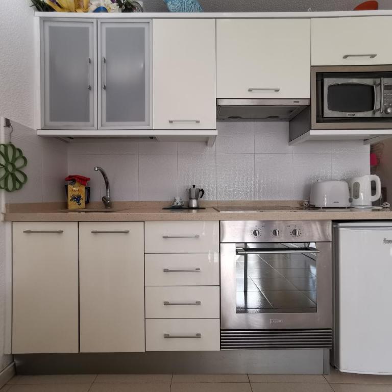 Tenerife Royal Gardens - Las Vistas TRG - Viviendas Vacacionales - Holiday Home with Terrace and Lateral Sea View - 14