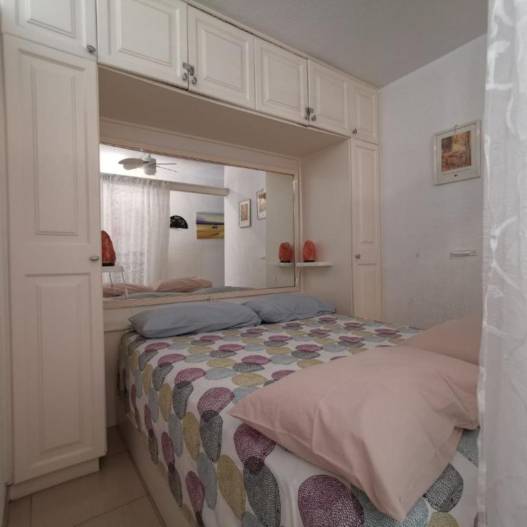 Tenerife Royal Gardens - Las Vistas TRG - Viviendas Vacacionales - Holiday Home with Terrace and Lateral Sea View - 16
