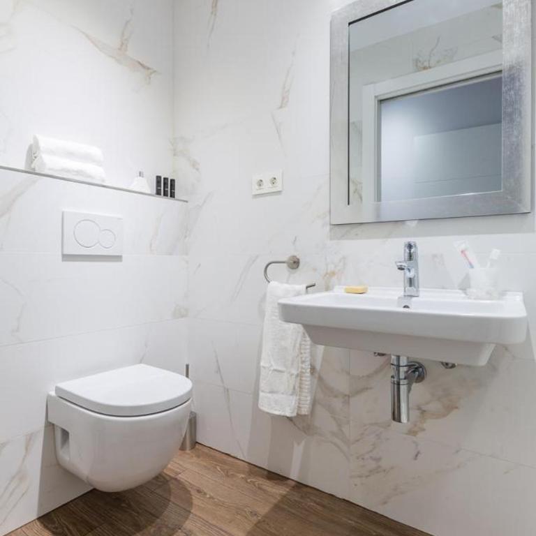 UBICACIÓN INMEJORABLE REFORMADO LUJO - Apartamento de 2 dormitorios - 14