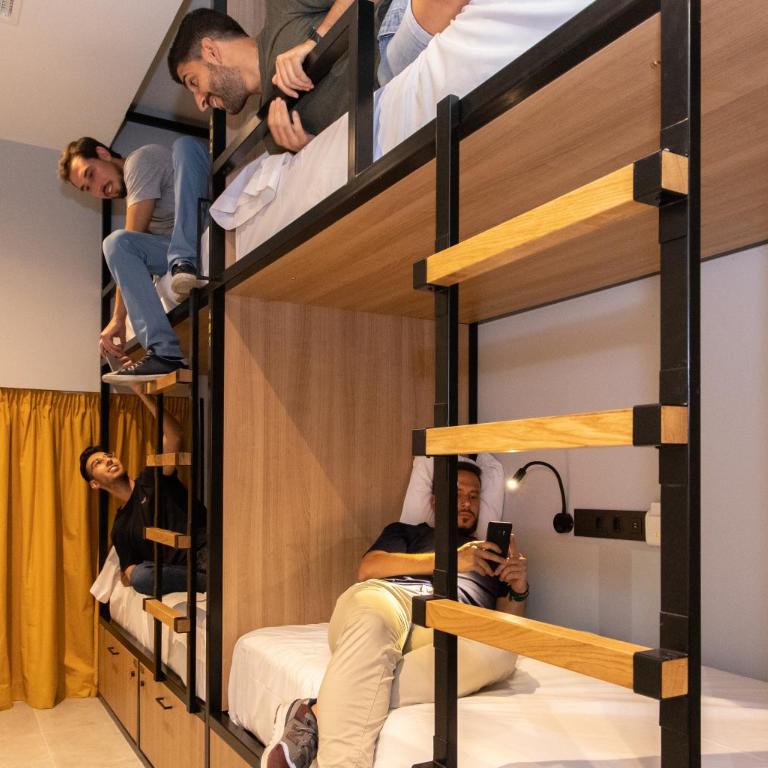 Petit Hostel La Latina - Bed in 4-Bed Mixed Dormitory Room - 7
