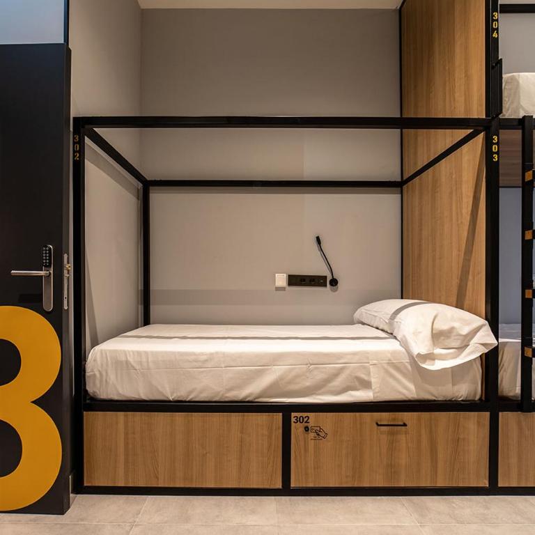 Petit Hostel La Latina - Bed in 4-Bed Mixed Dormitory Room - 3