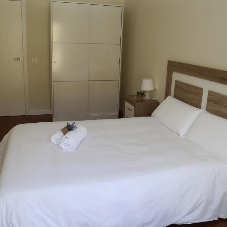 Apartamentos Turísticos Puente Romano P2 2-A - Two-Bedroom Apartment - 1