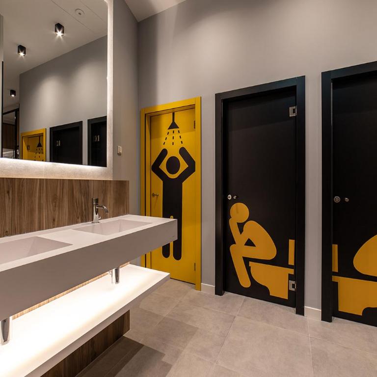 Petit Hostel La Latina - Bed in 12-Bed Mixed Dormitory Room - 7