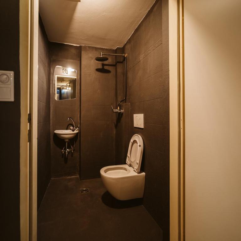 The Keep Eco Rooms - Zweibettzimmer mit Gemeinschaftsbad - 16