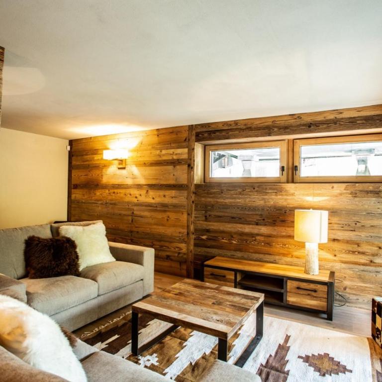 HelloChalet - Chalet Seventy One - Larger Family Ski Chalet in the center - Superior Chalet - 55