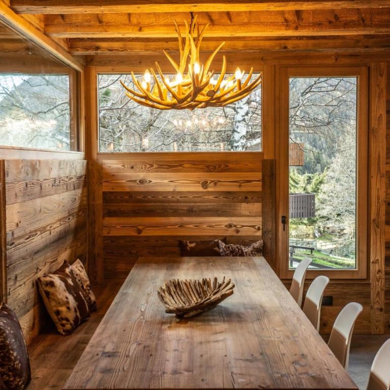 HelloChalet - Chalet Seventy One - Larger Family Ski Chalet in the center - Superior Chalet - 24
