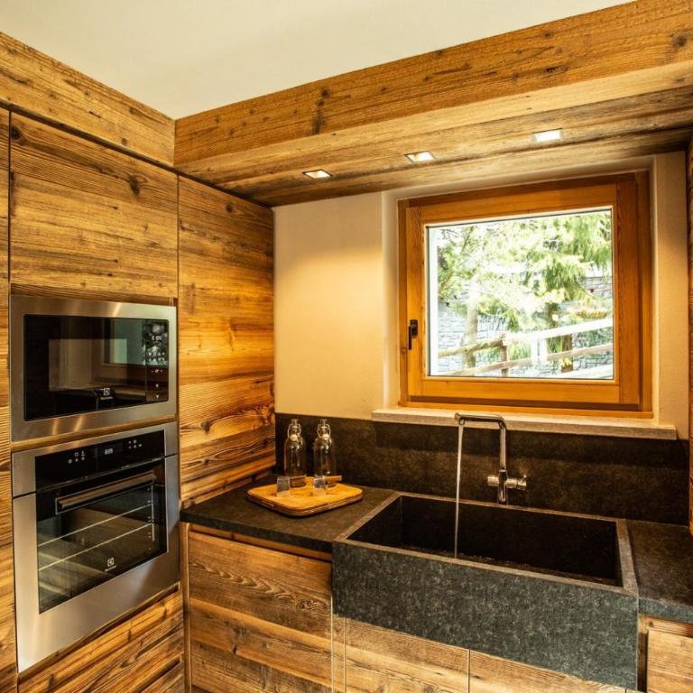 HelloChalet - Chalet Seventy One - Larger Family Ski Chalet in the center - Superior Chalet - 26