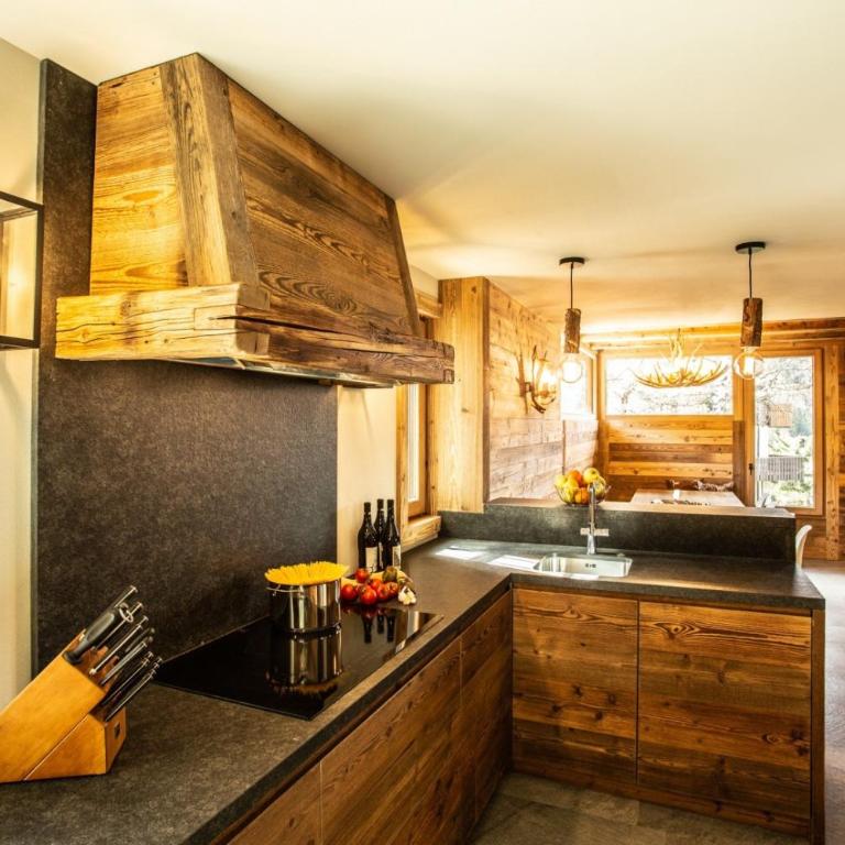 HelloChalet - Chalet Seventy One - Larger Family Ski Chalet in the center - Superior Chalet - 25