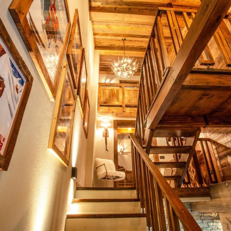 HelloChalet - Chalet Seventy One - Larger Family Ski Chalet in the center - Superior Chalet - 32